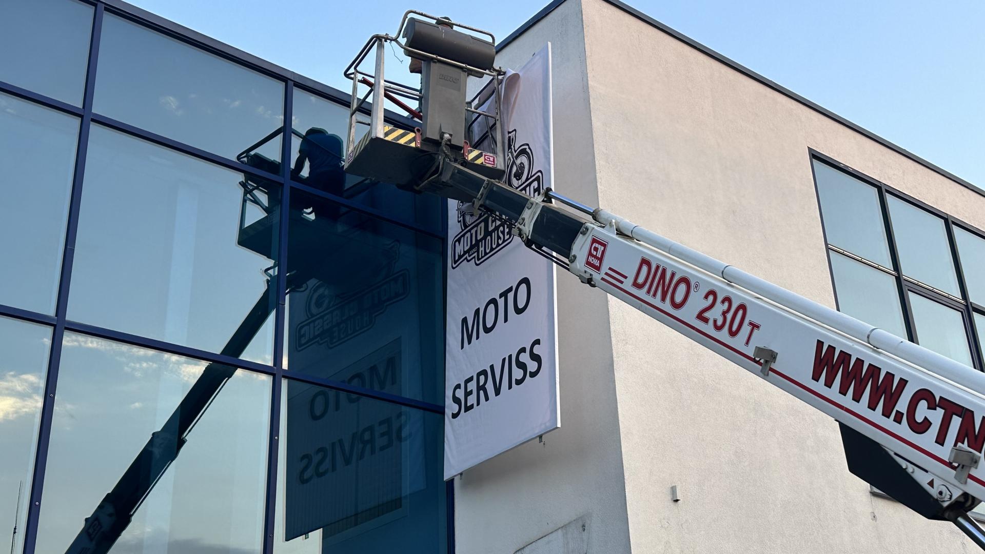Banner installation for Moto Classic House
